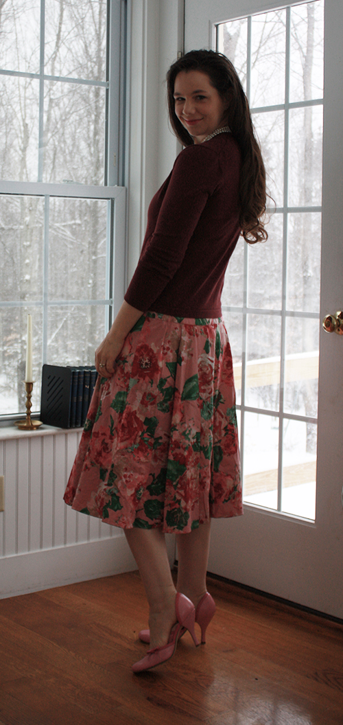 valentines-day-outfit-floral-skirt