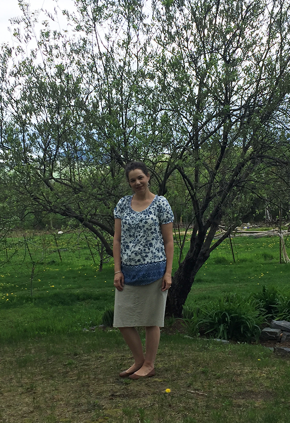 casual-khaki-skirt-blue-blouse